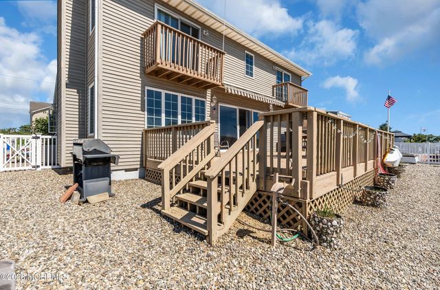 3407 Thistle Avenue, Toms River, NJ 08753
