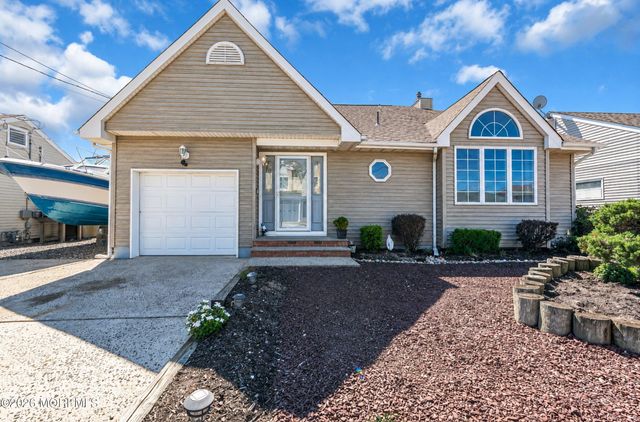 3407 Thistle Avenue, Toms River, NJ 08753