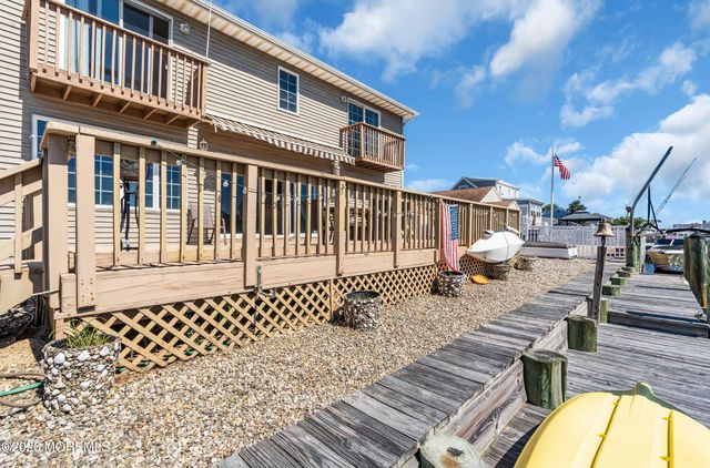 3407 Thistle Avenue, Toms River, NJ 08753