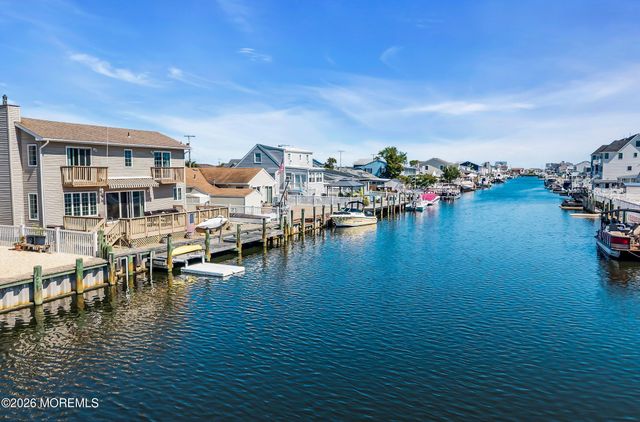 3407 Thistle Avenue, Toms River, NJ 08753
