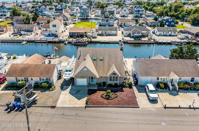 3407 Thistle Avenue, Toms River, NJ 08753