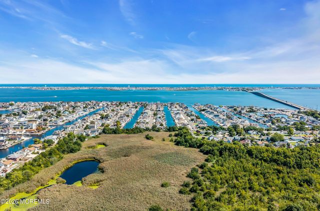3407 Thistle Avenue, Toms River, NJ 08753