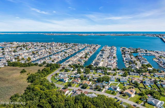 3407 Thistle Avenue, Toms River, NJ 08753