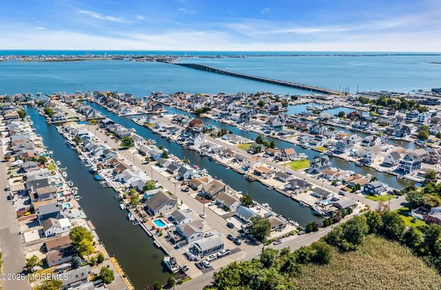 3407 Thistle Avenue, Toms River, NJ 08753