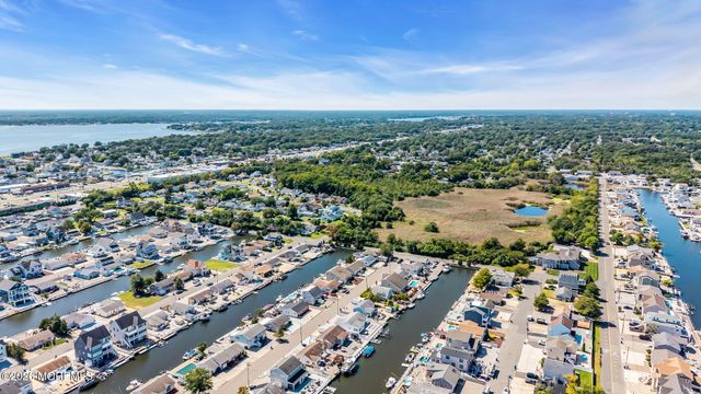 3407 Thistle Avenue, Toms River, NJ 08753