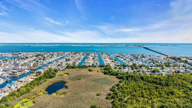 3407 Thistle Avenue, Toms River, NJ 08753