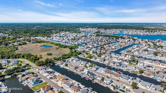 3407 Thistle Avenue, Toms River, NJ 08753