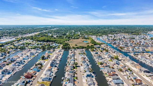 3407 Thistle Avenue, Toms River, NJ 08753