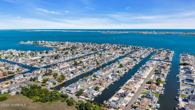 3407 Thistle Avenue, Toms River, NJ 08753