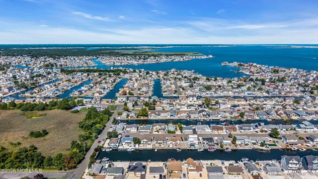 3407 Thistle Avenue, Toms River, NJ 08753