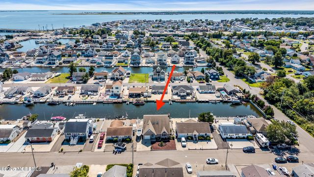 3407 Thistle Avenue, Toms River, NJ 08753
