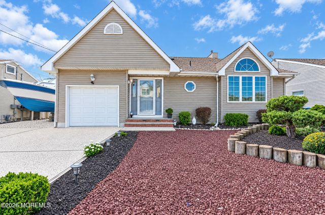 3407 Thistle Avenue, Toms River, NJ 08753