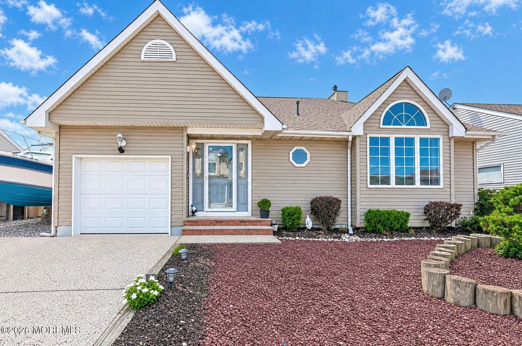 3407 Thistle Avenue, Toms River, NJ 08753