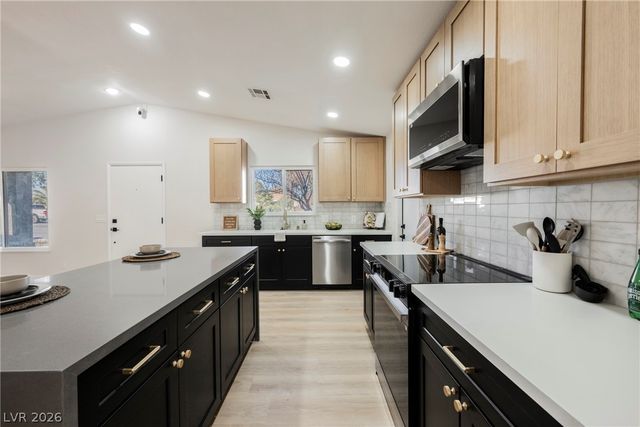 6601 Boxwood Lane, Las Vegas, NV 89103