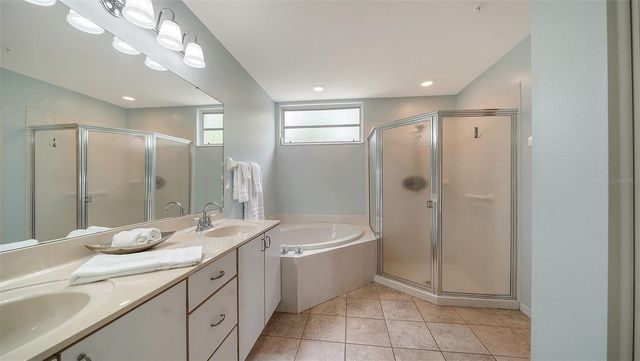 8901 VERANDA WAY 111, Sarasota, FL 34238