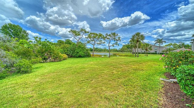 8901 VERANDA WAY 111, Sarasota, FL 34238