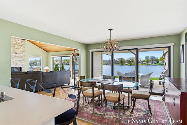 15780 N Prospect Point Drive, Spring Lake, MI 49456
