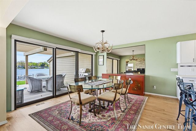 15780 N Prospect Point Drive, Spring Lake, MI 49456