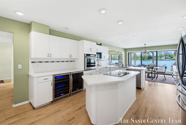 15780 N Prospect Point Drive, Spring Lake, MI 49456
