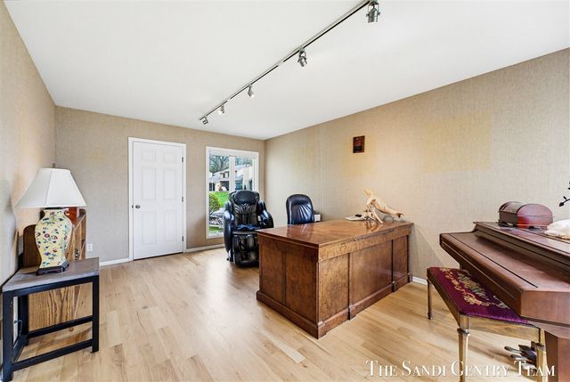 15780 N Prospect Point Drive, Spring Lake, MI 49456