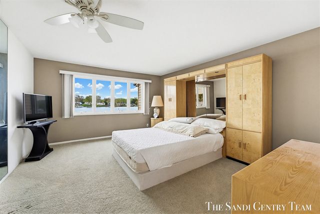 15780 N Prospect Point Drive, Spring Lake, MI 49456
