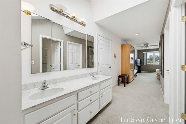 15780 N Prospect Point Drive, Spring Lake, MI 49456