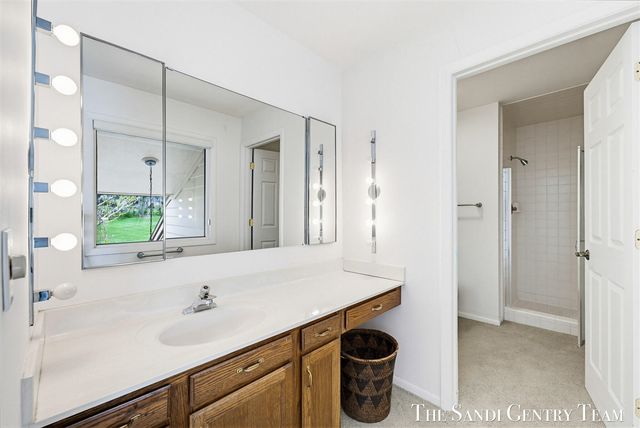 15780 N Prospect Point Drive, Spring Lake, MI 49456
