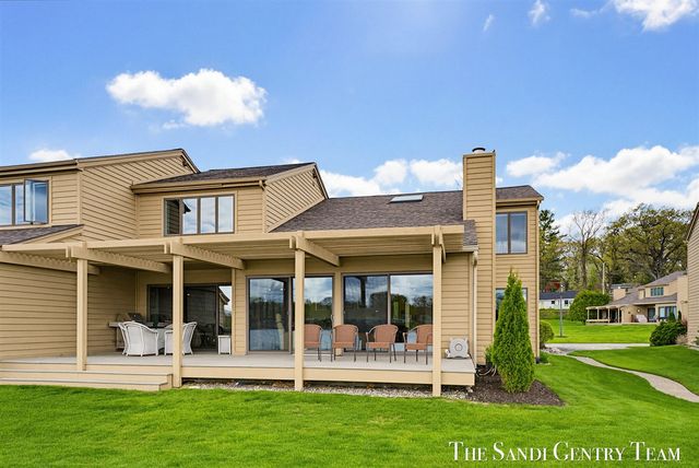 15780 N Prospect Point Drive, Spring Lake, MI 49456
