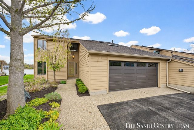 15780 N Prospect Point Drive, Spring Lake, MI 49456