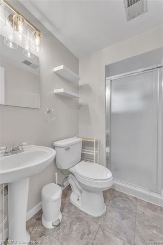 6797 Chirrewa Street, Westland, MI 48185