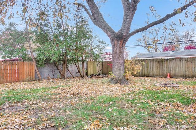 6797 Chirrewa Street, Westland, MI 48185