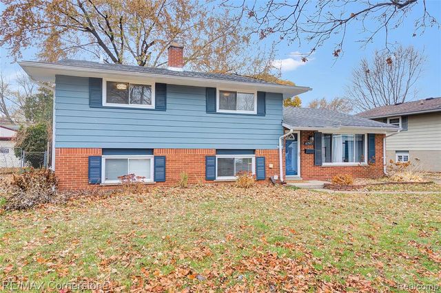 6797 Chirrewa Street, Westland, MI 48185