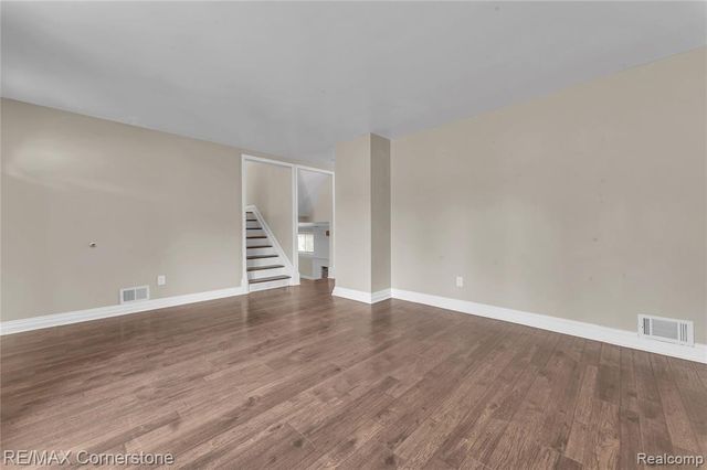 6797 Chirrewa Street, Westland, MI 48185