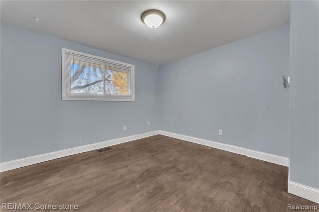 6797 Chirrewa Street, Westland, MI 48185