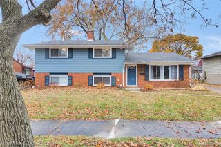 6797 Chirrewa Street, Westland, MI 48185