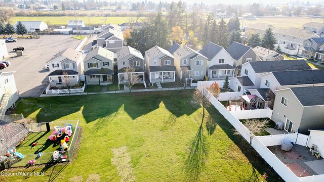 1627 E Zoey LN, Post Falls, ID 83854