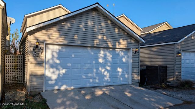 1627 E Zoey LN, Post Falls, ID 83854