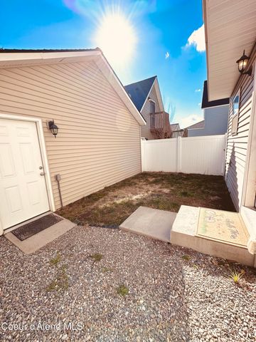 1627 E Zoey LN, Post Falls, ID 83854