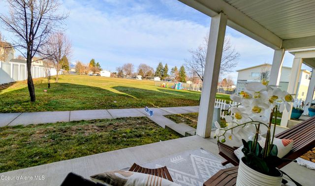 1627 E Zoey LN, Post Falls, ID 83854