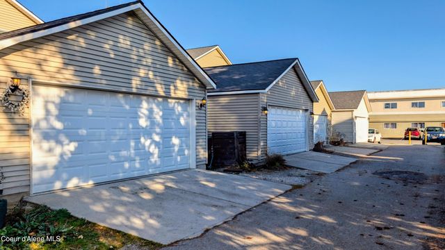 1627 E Zoey LN, Post Falls, ID 83854