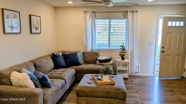 1627 E Zoey LN, Post Falls, ID 83854