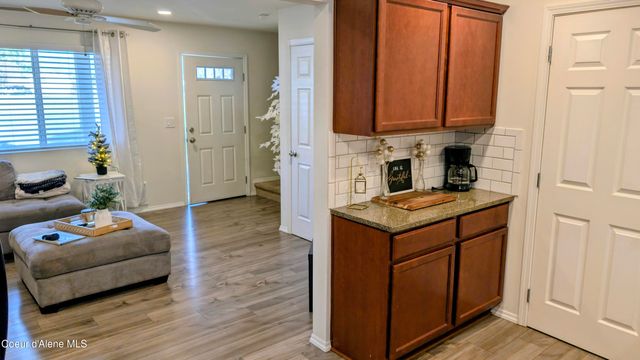 1627 E Zoey LN, Post Falls, ID 83854