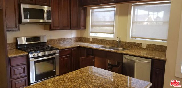 1250 5th Avenue, Los Angeles, CA 90019