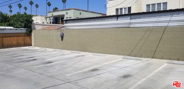 1250 5th Avenue, Los Angeles, CA 90019