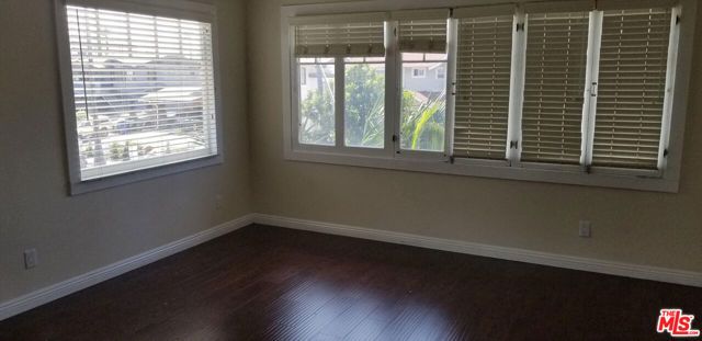 1250 5th Avenue, Los Angeles, CA 90019