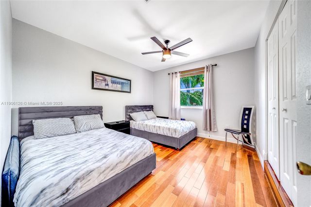 1241 S 13th Ave, Hollywood, FL 33019