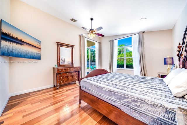 1241 S 13th Ave, Hollywood, FL 33019