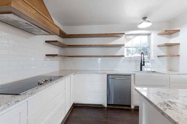 1307 Nix RD, Lampasas, TX 76550