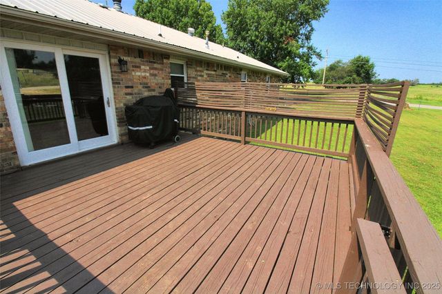 17004 W 732 Road, Tahlequah, OK 74464