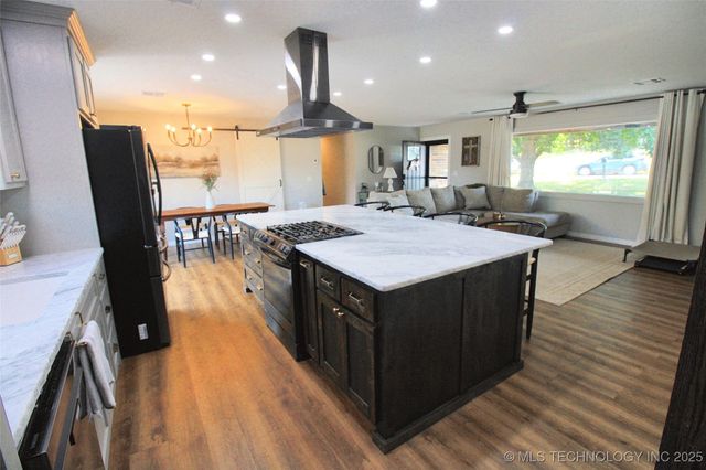 17004 W 732 Road, Tahlequah, OK 74464